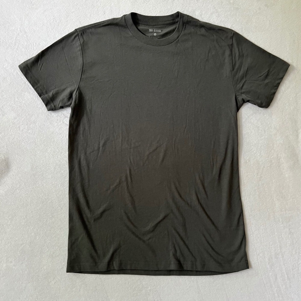 True Classic NWOT T-Shirt Gray Short Sleeve Crew Neck Cotton Blend Small